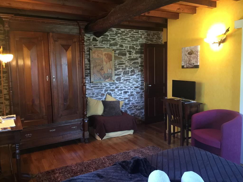 Os Tres Teixos Guest House San Acisclo ภายนอก รูปภาพ