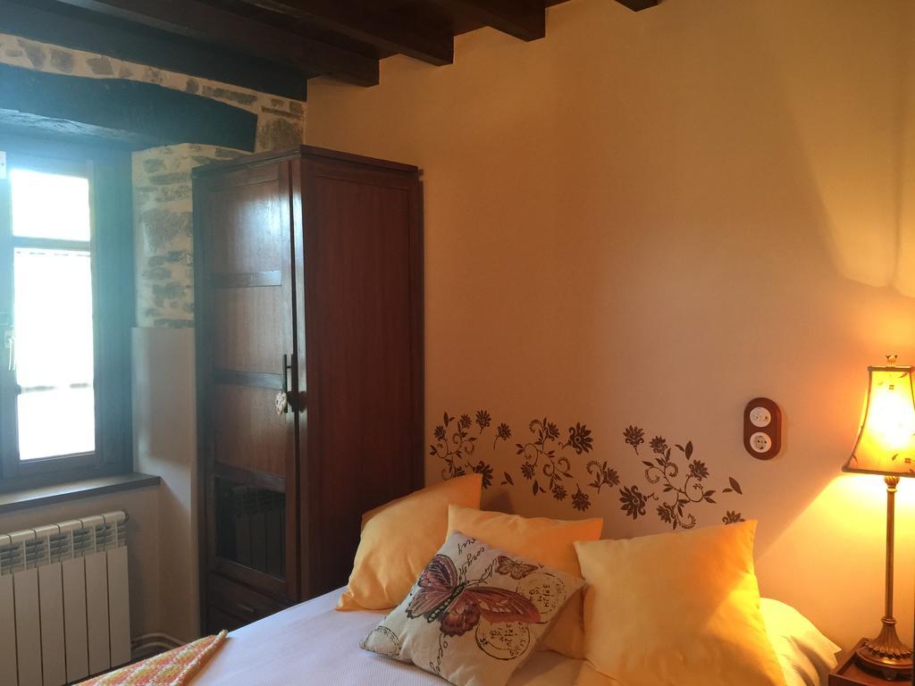 Os Tres Teixos Guest House San Acisclo ภายนอก รูปภาพ