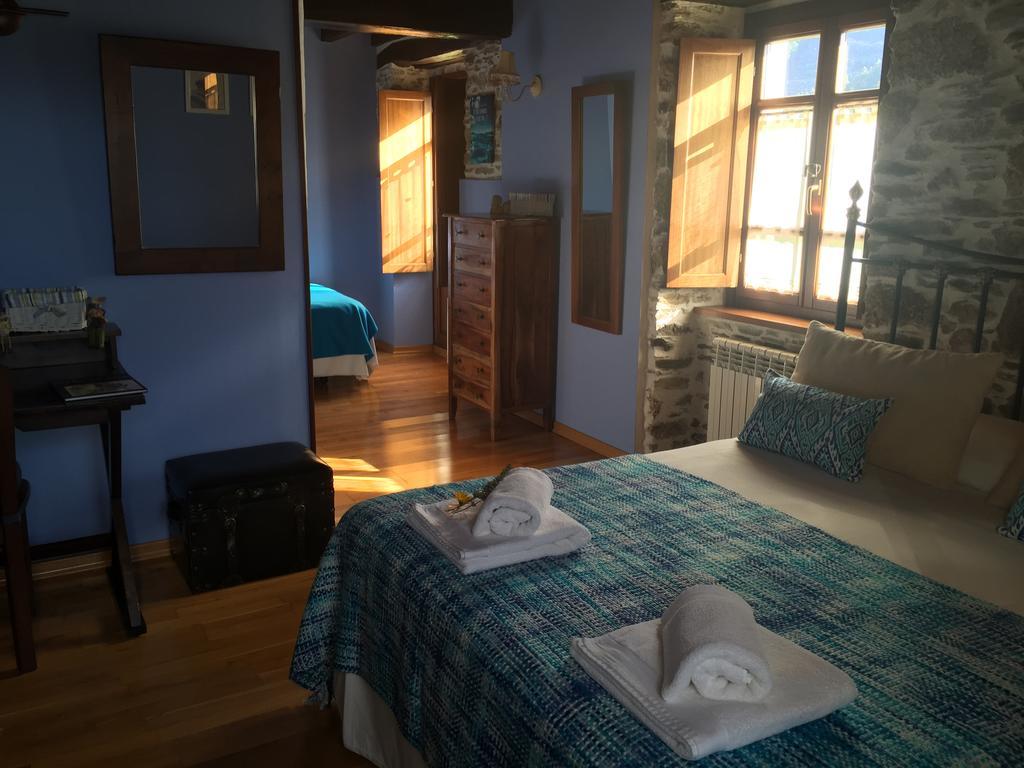 Os Tres Teixos Guest House San Acisclo ภายนอก รูปภาพ
