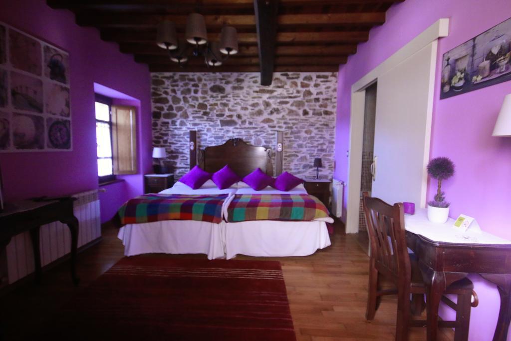 Os Tres Teixos Guest House San Acisclo ภายนอก รูปภาพ