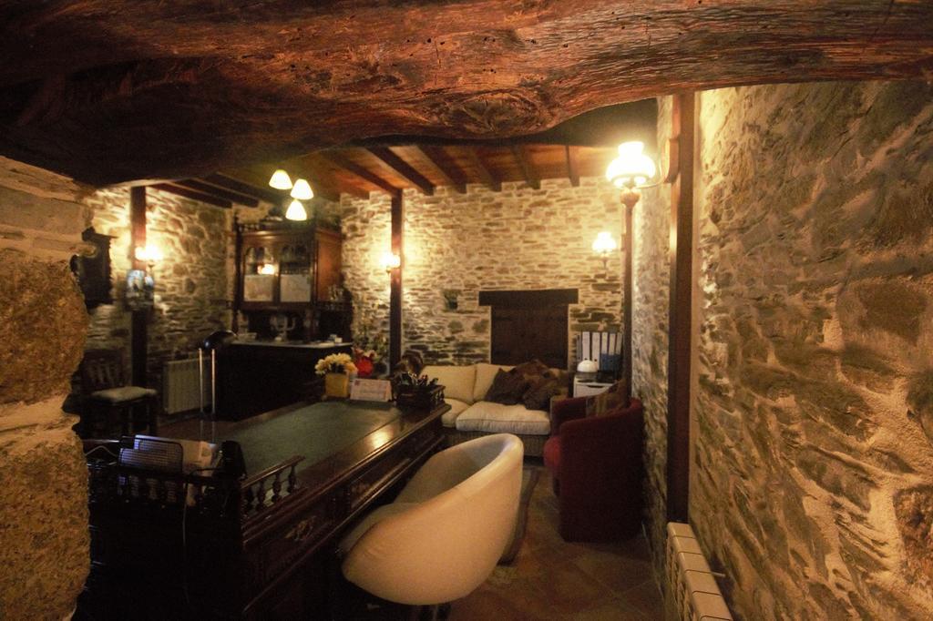 Os Tres Teixos Guest House San Acisclo ภายนอก รูปภาพ