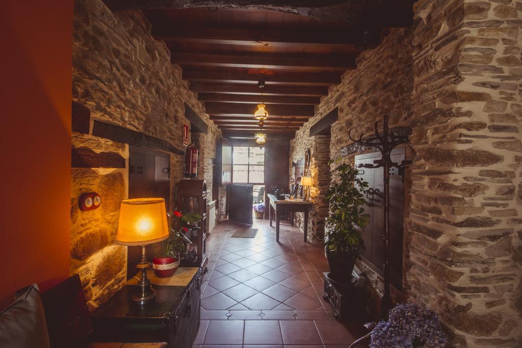 Os Tres Teixos Guest House San Acisclo ภายนอก รูปภาพ