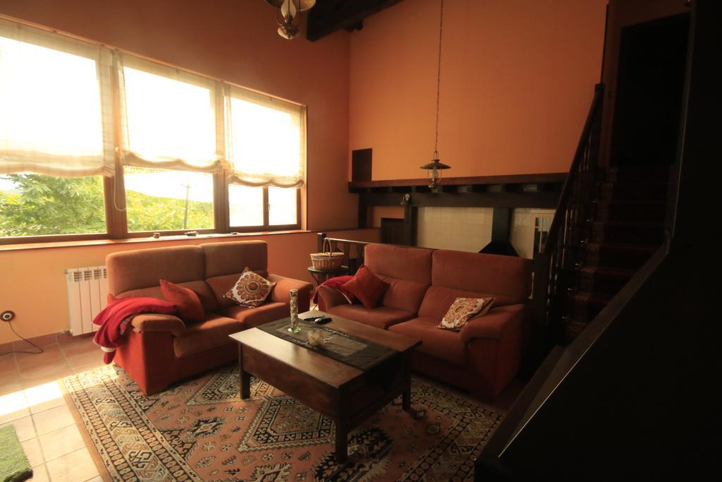 Os Tres Teixos Guest House San Acisclo ภายนอก รูปภาพ