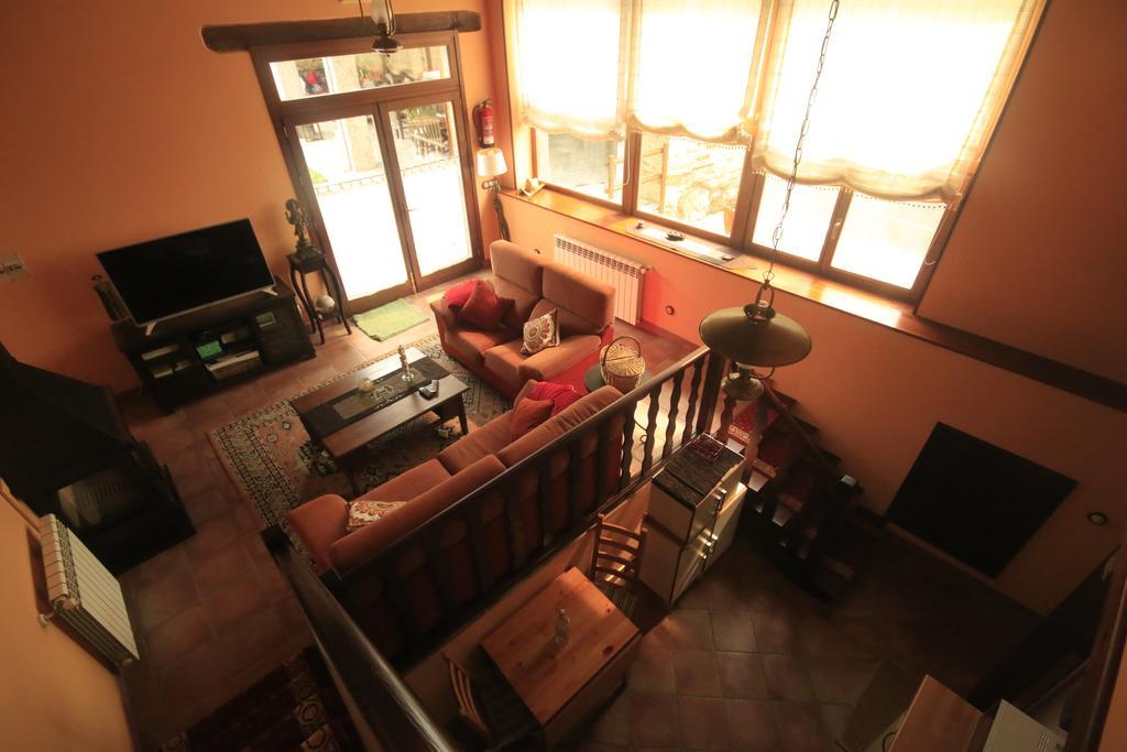 Os Tres Teixos Guest House San Acisclo ภายนอก รูปภาพ