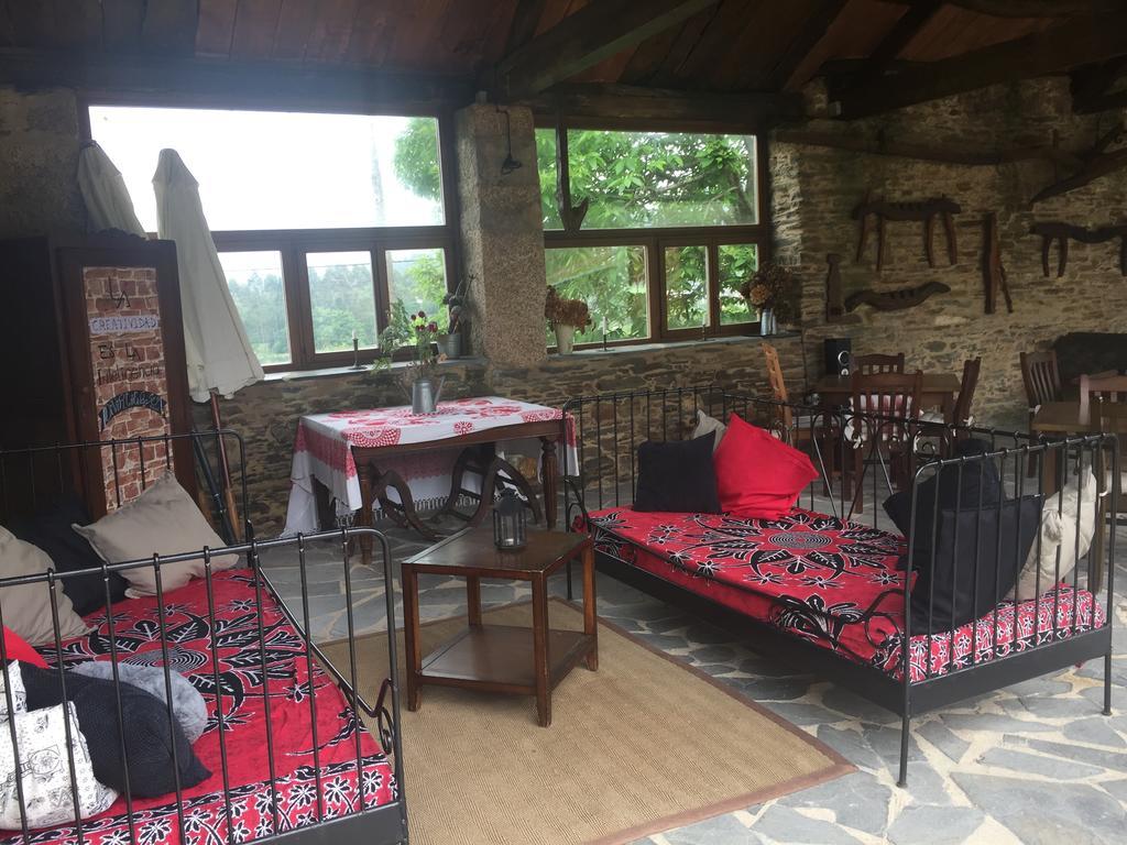 Os Tres Teixos Guest House San Acisclo ภายนอก รูปภาพ