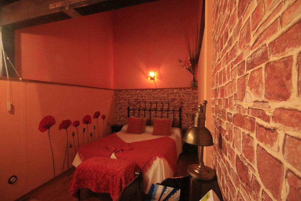 Os Tres Teixos Guest House San Acisclo ภายนอก รูปภาพ