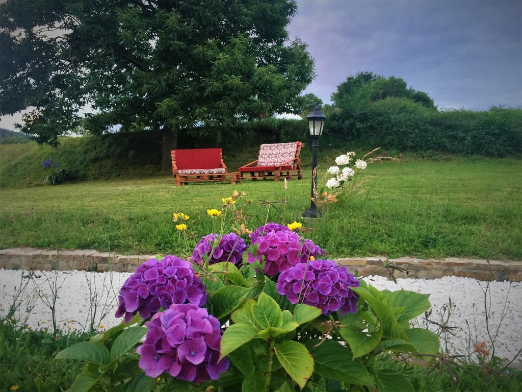Os Tres Teixos Guest House San Acisclo ภายนอก รูปภาพ